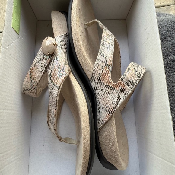 Vionic Cocoa Natural Snake Womens Sandal SZ 8. - Picture 5 of 7